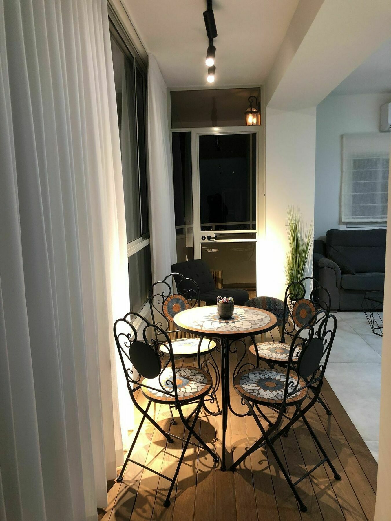 Arianked Palace With Private Parking Tel Aviv Exterior photo